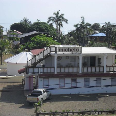 Michelo Suites Placencia Exterior photo