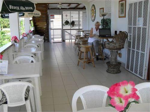 Michelo Suites Placencia Exterior photo