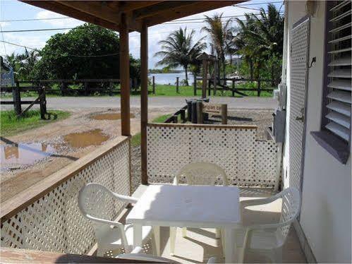 Michelo Suites Placencia Exterior photo