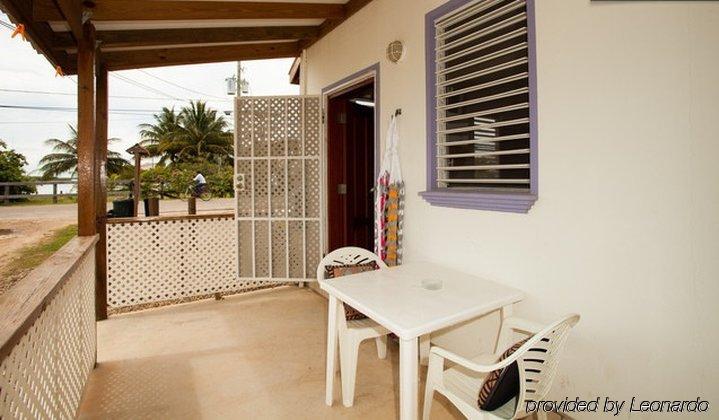 Michelo Suites Placencia Exterior photo