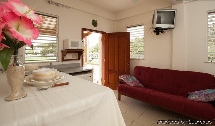 Michelo Suites Placencia Exterior photo