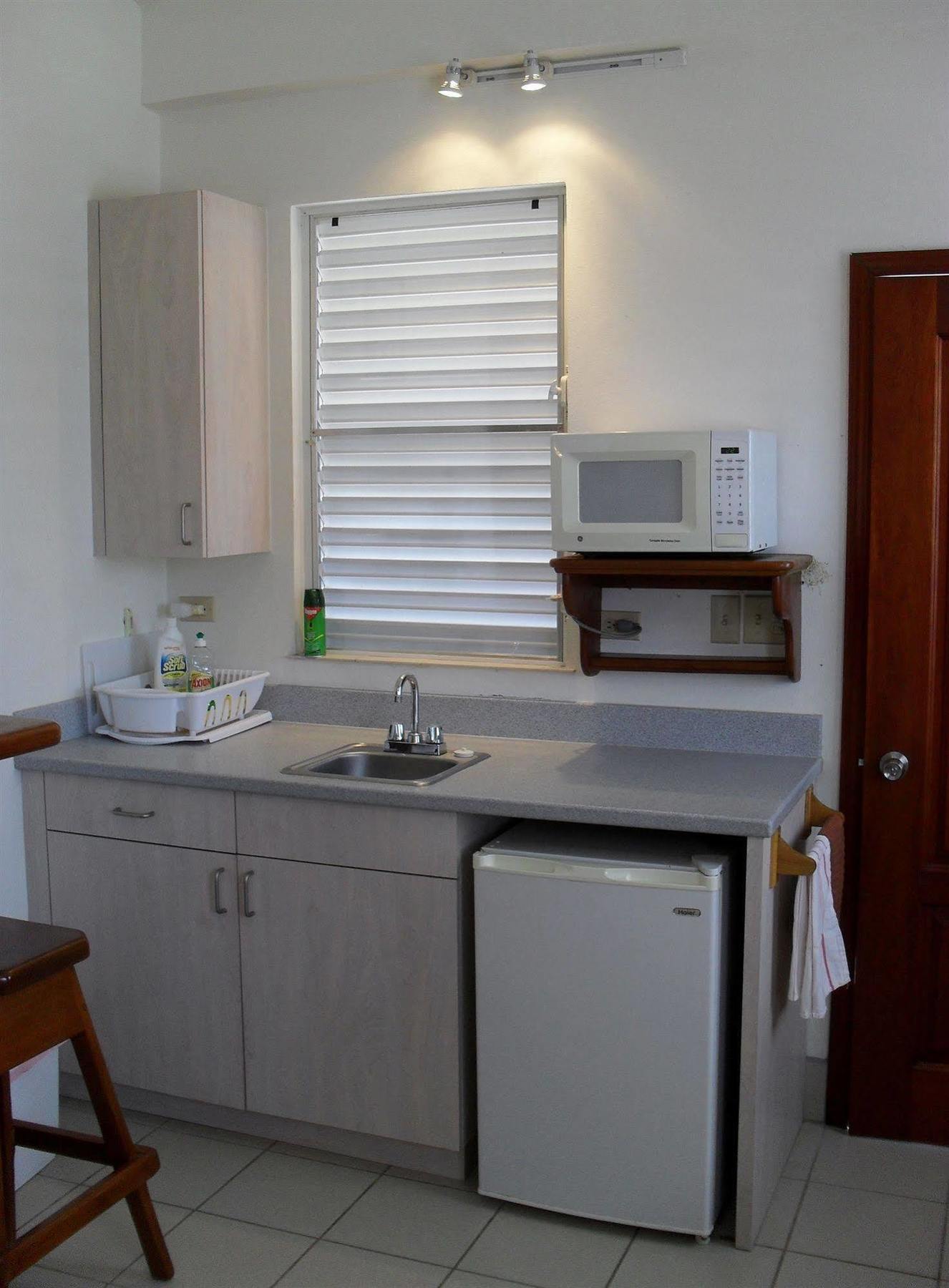 Michelo Suites Placencia Exterior photo